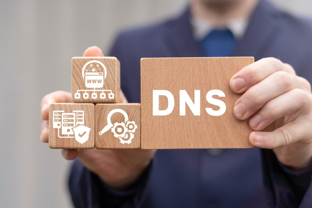 DNSリフレクション攻撃とは？手口や対策を徹底解説