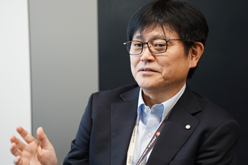 デジタルテクノロジー本部　髙崎 重幸 氏